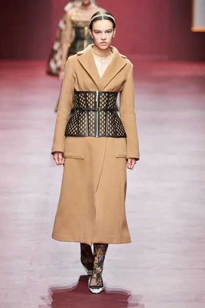 Look 73